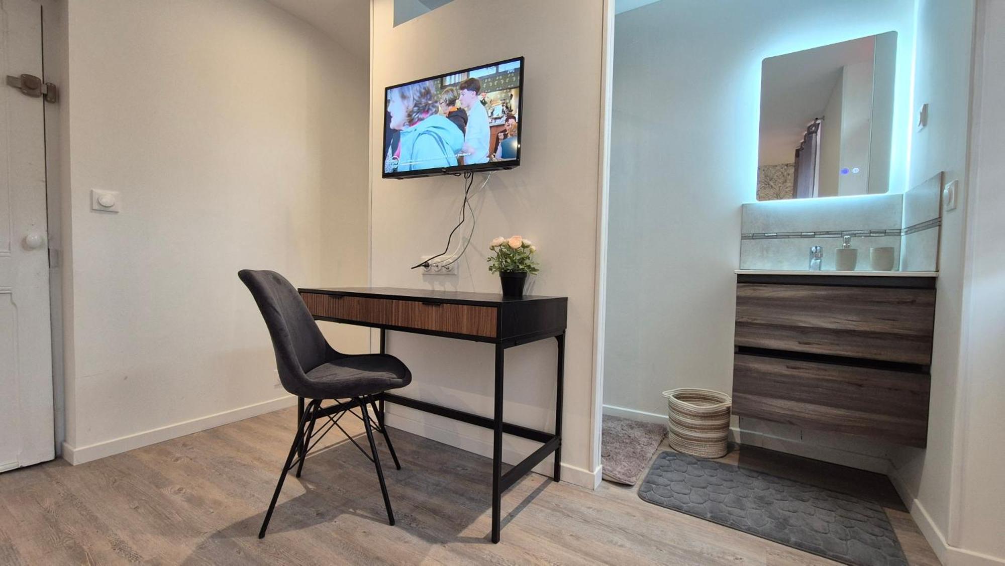 Holiday home Maison Les Glycines Rouen