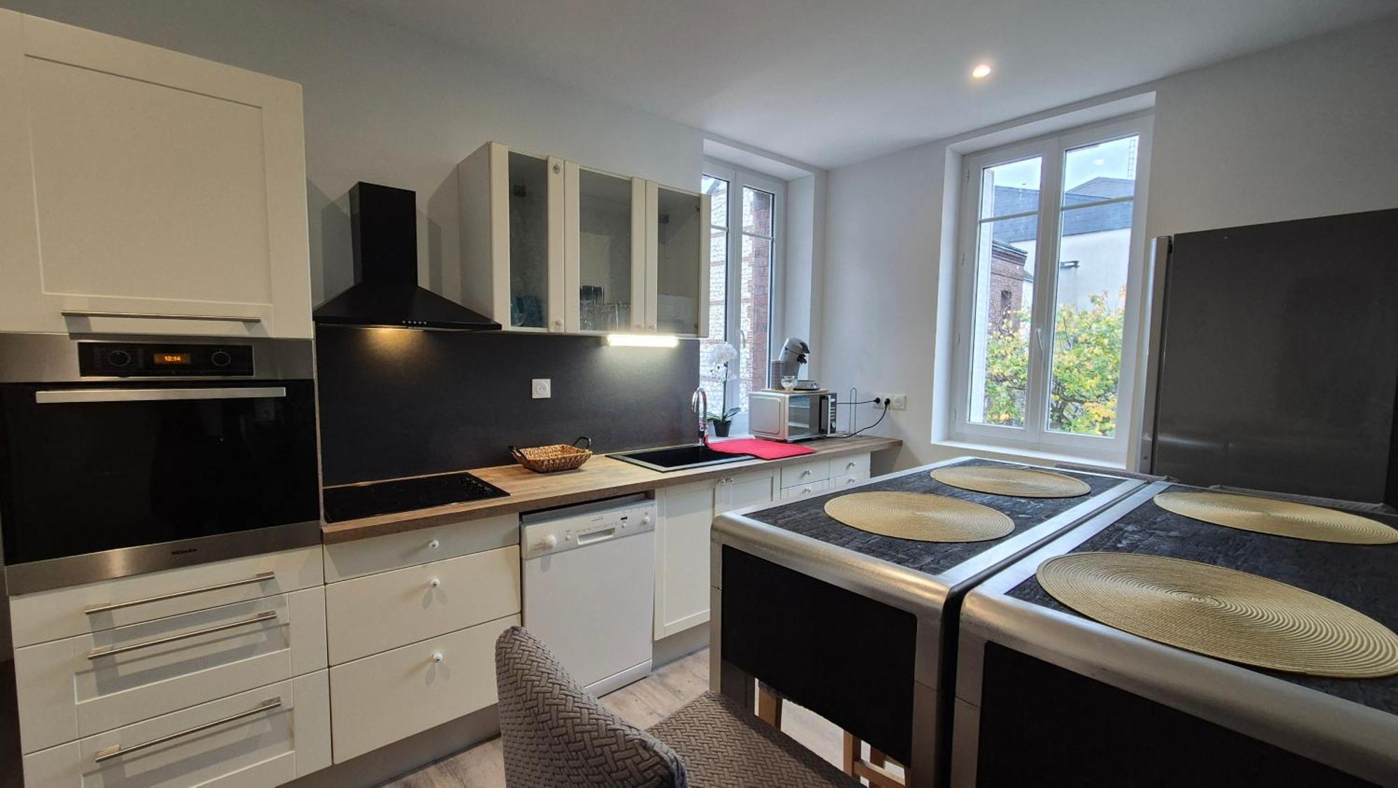 Holiday home Maison Les Glycines